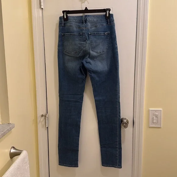 WHBM The Slim Supersoft Jeans Size 2 EUC - Picture 4 of 5